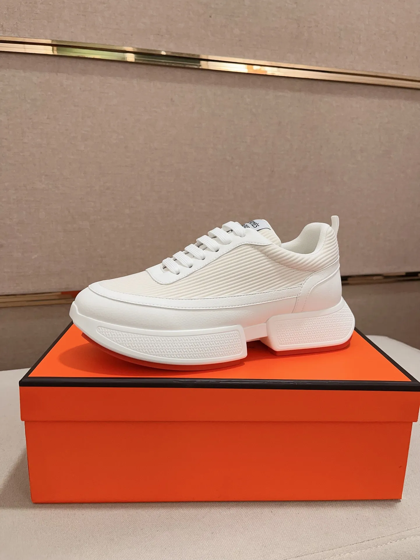 Men's clothing and shoes💰: 440💰《HERMES》【Classic original single version】Hermès; top 🔝purchasing agent🔍🔍men's latest 🇺🇸 counter sales simultaneously, imported from Italy original ▲▲cowhide ▲▲ (high-end, nobility, class) ) Exquisite workmanship (Italian 🇮🇹 imported water-dyed 🐂 cowhide lining) sole: original sole provided by the original factory, ⚠️exclusive double-layer activity·TPR·rubber·combined molded outsole; super comfortable·wear-resistant·non-slip·environmental protection The real thing is more beautiful if you take the real thing (high quality, follow the order). You can enter and exit the counter at will * Number of yards: 38-44 (45 can be customized and cannot be returned or exchanged)